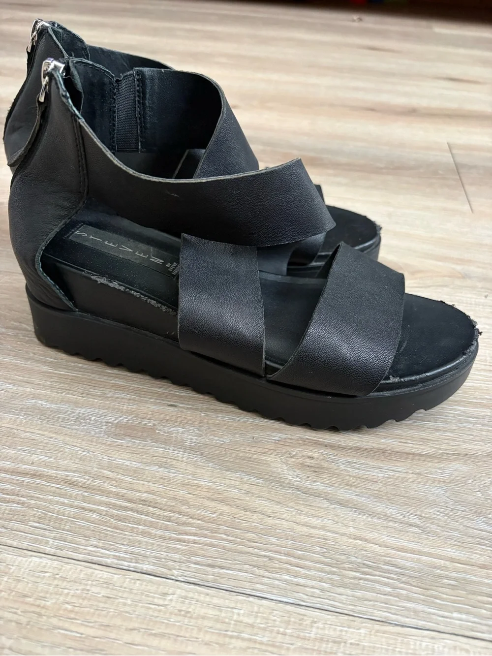 Steve Madden Black Platform Strappy Sandals